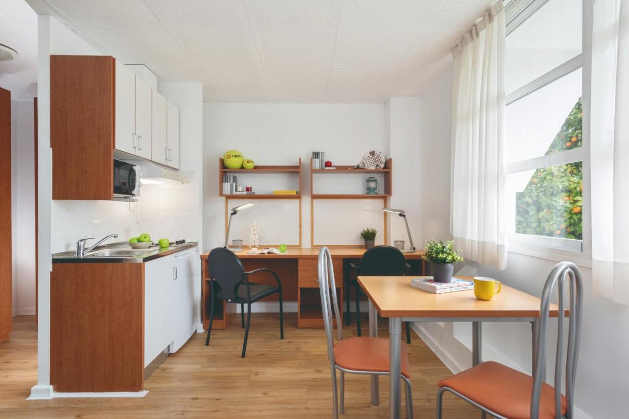 Micampus Upo Celestino Mutis Student Residence Sewilla Zewnętrze zdjęcie